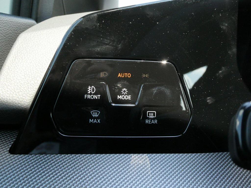new 2025 Volkswagen Golf GTI car, priced at $39,265