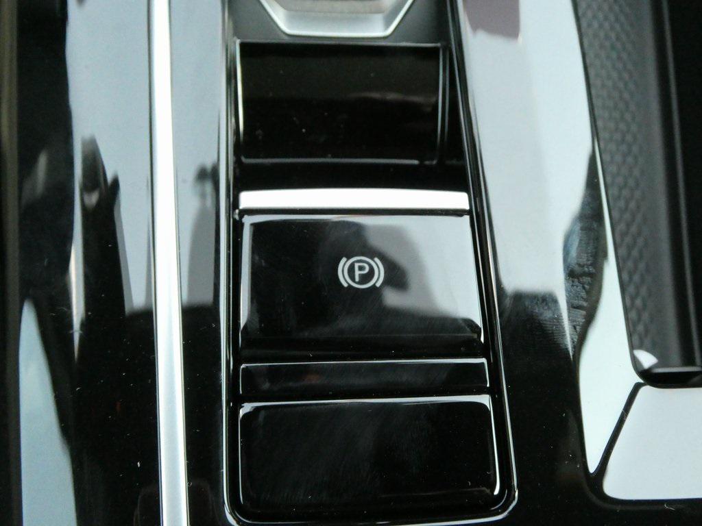new 2025 Volkswagen Golf GTI car, priced at $39,265
