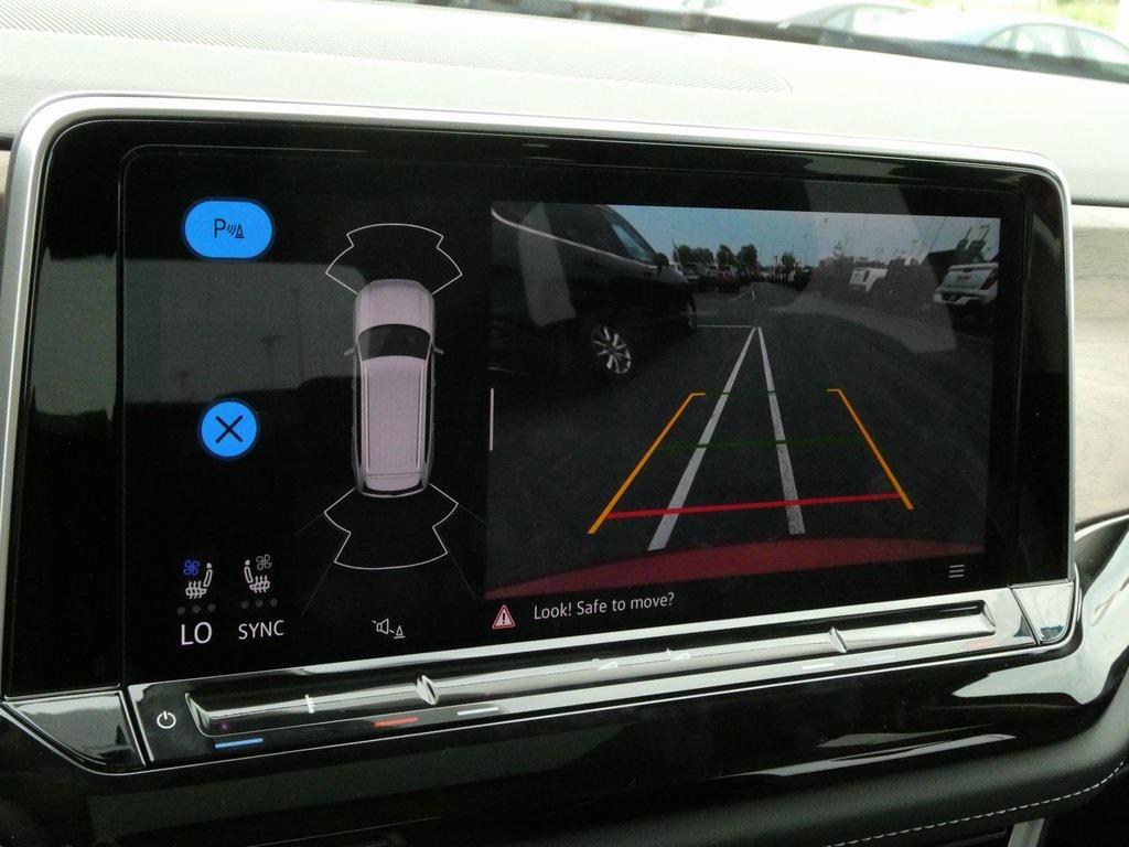 new 2025 Volkswagen Atlas car, priced at $44,010