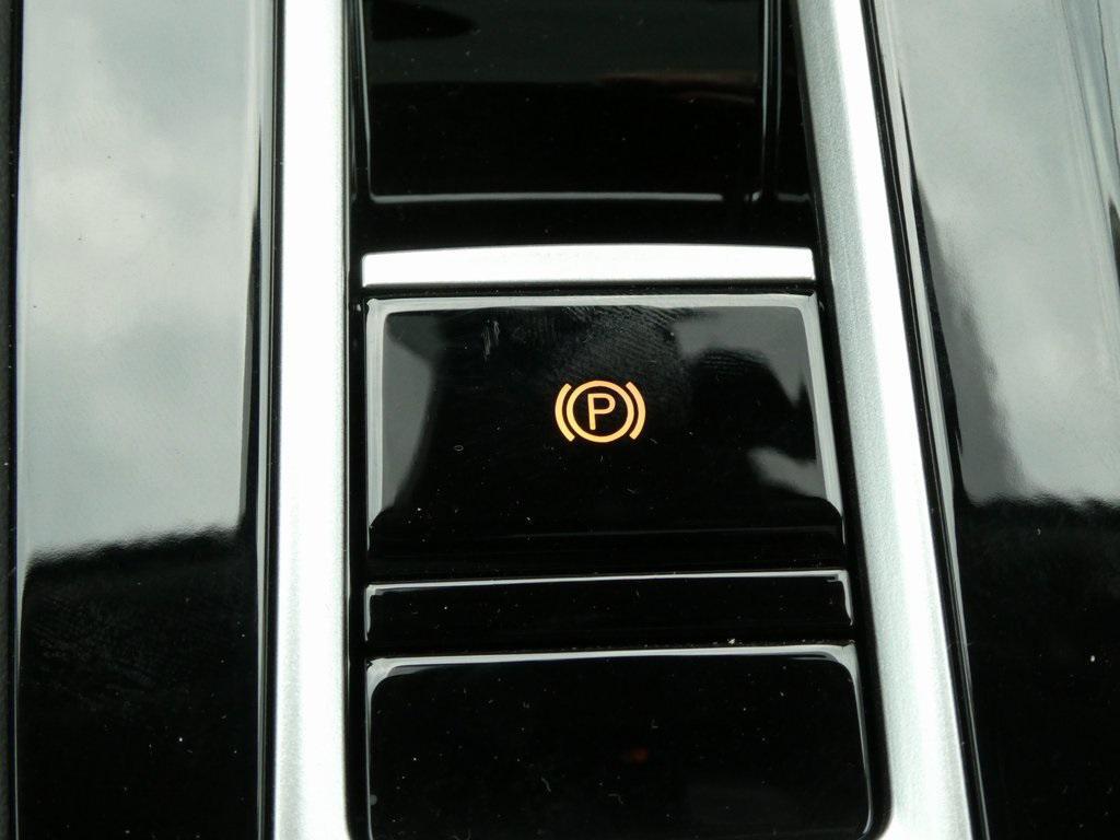 new 2025 Volkswagen Atlas car, priced at $44,010