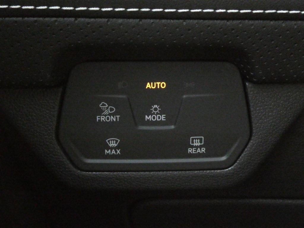 new 2025 Volkswagen Atlas car, priced at $44,010