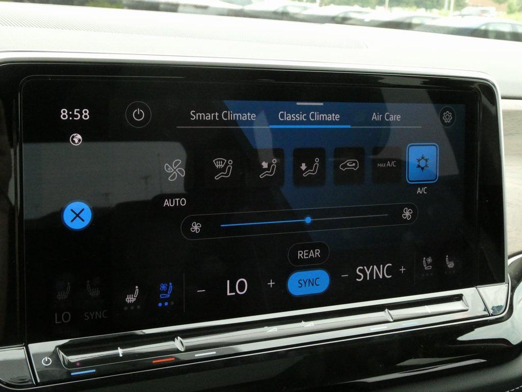 new 2025 Volkswagen Atlas car, priced at $44,010