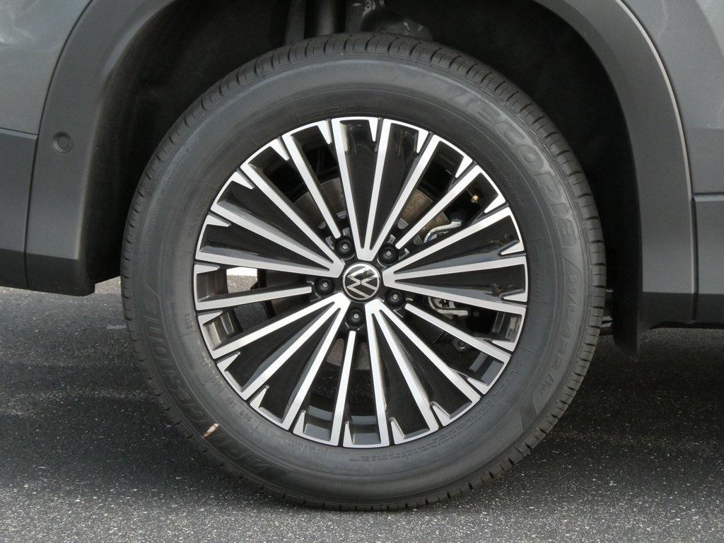 new 2025 Volkswagen Tiguan car, priced at $32,266
