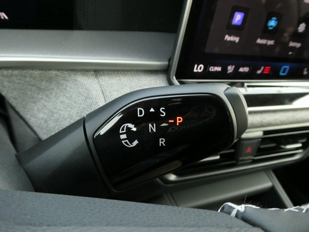 new 2025 Volkswagen Tiguan car, priced at $32,266