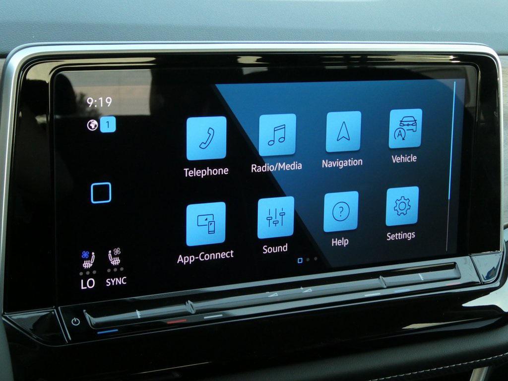 new 2025 Volkswagen Atlas car, priced at $40,672