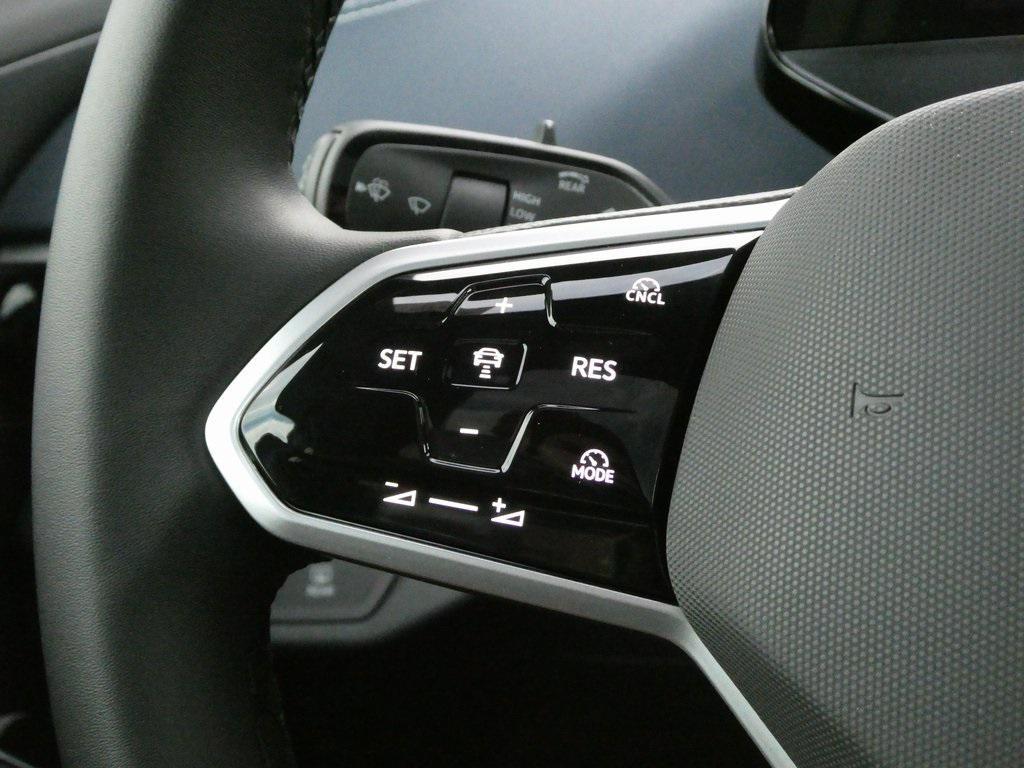 new 2025 Volkswagen ID.4 car, priced at $50,257