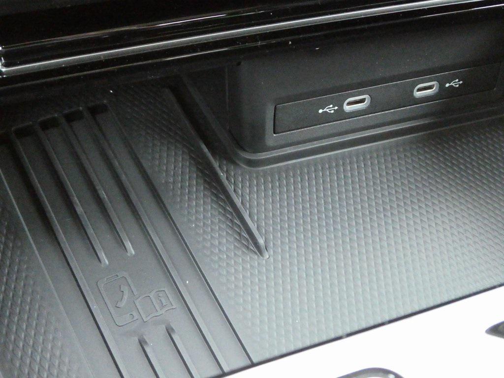 new 2025 Volkswagen Atlas car, priced at $42,975