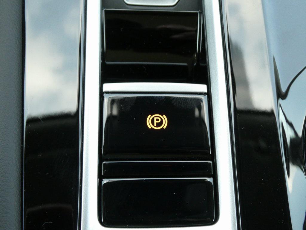 new 2025 Volkswagen Atlas car, priced at $42,975