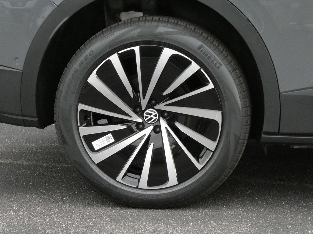 new 2025 Volkswagen ID.4 car, priced at $45,148