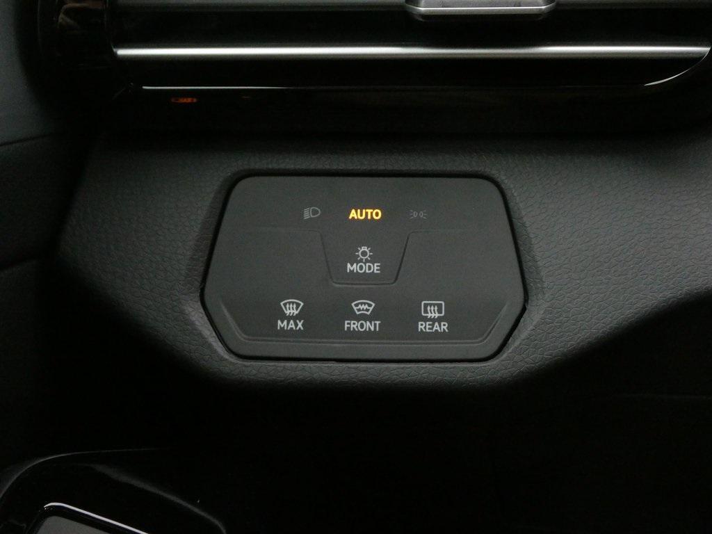 new 2025 Volkswagen ID.4 car, priced at $45,148