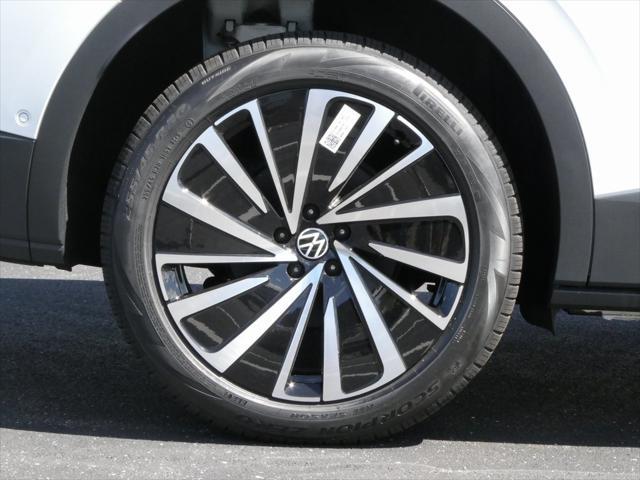 new 2025 Volkswagen ID.4 car, priced at $44,626