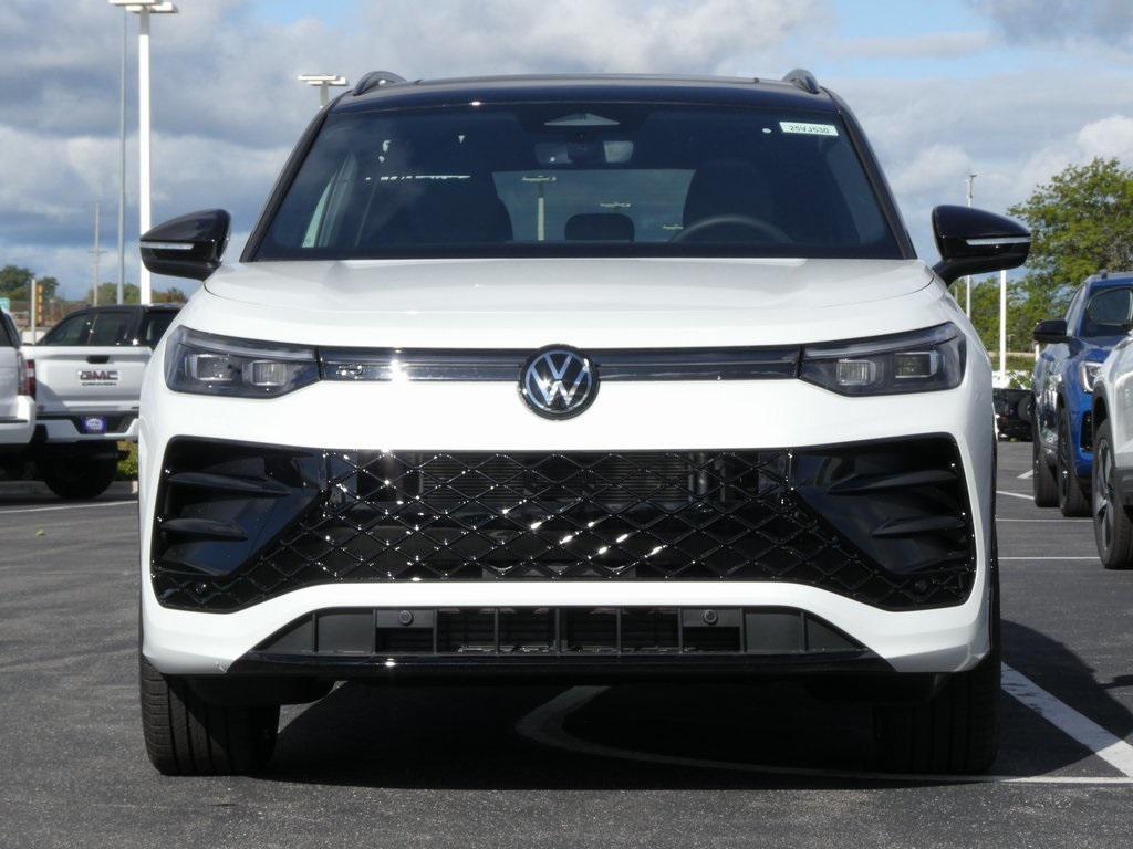 new 2025 Volkswagen Tiguan car, priced at $39,476
