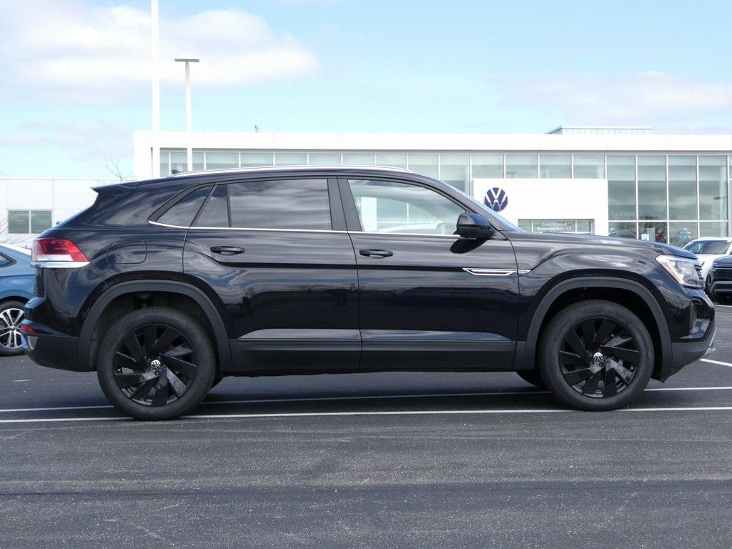 new 2025 Volkswagen Atlas Cross Sport car, priced at $43,103