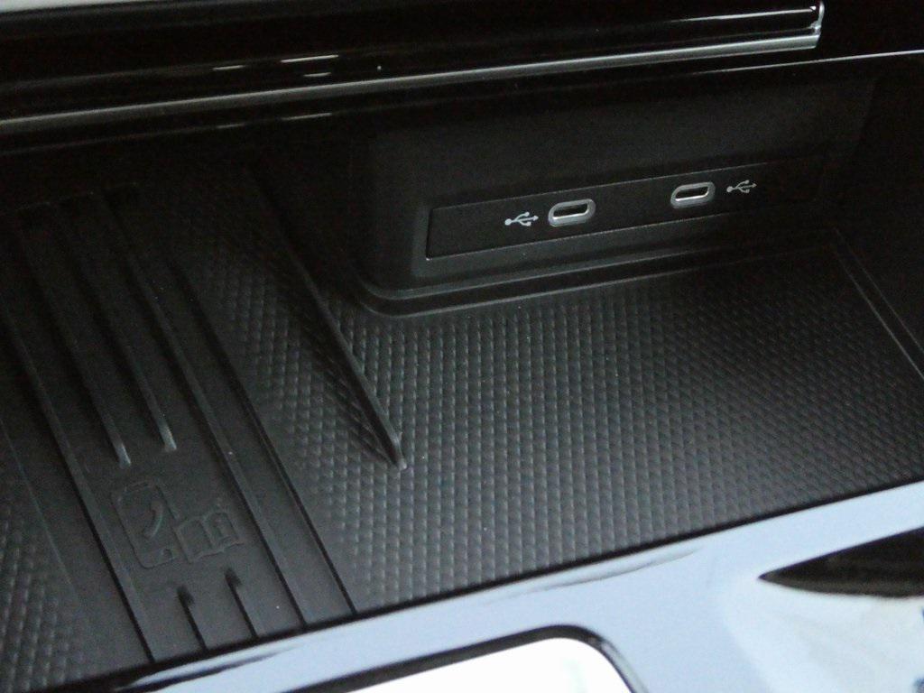 new 2025 Volkswagen Atlas car, priced at $46,170