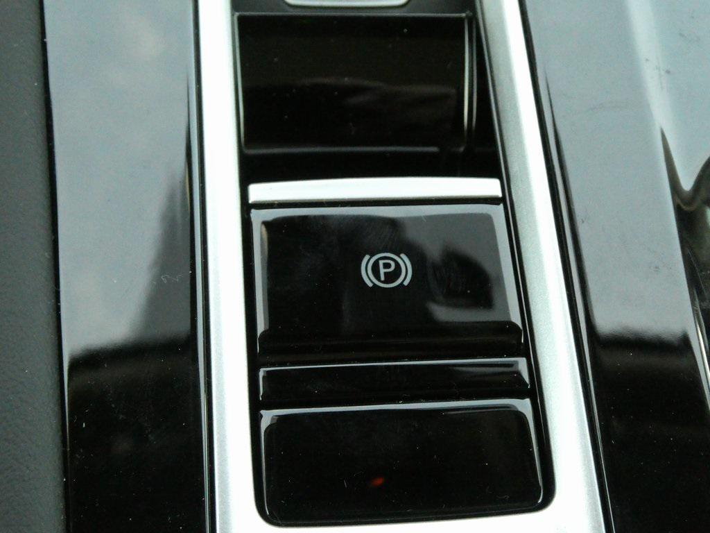 new 2025 Volkswagen Atlas car, priced at $46,170