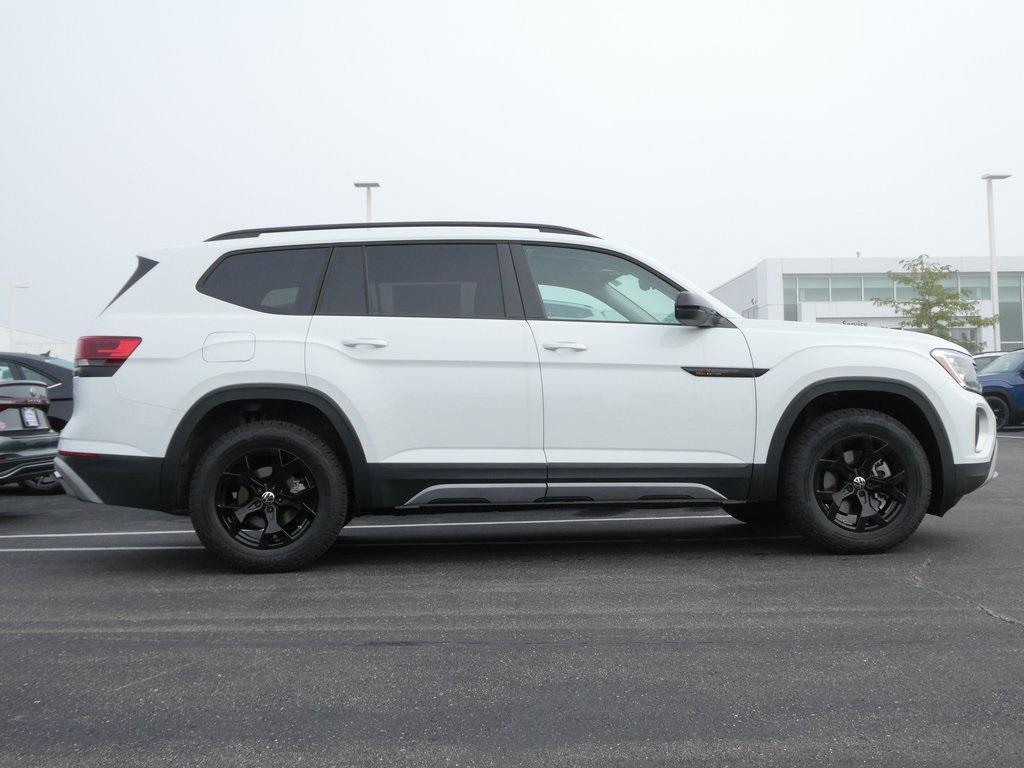new 2025 Volkswagen Atlas car, priced at $43,334