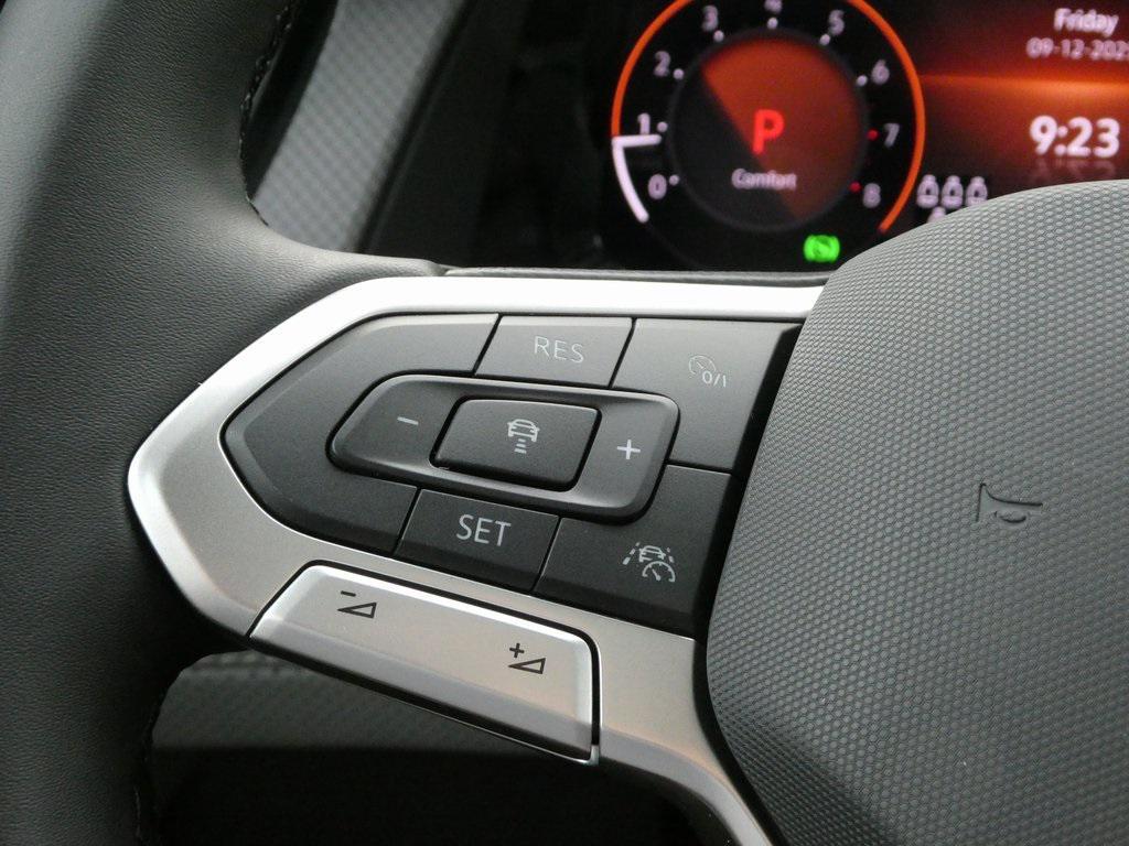 new 2025 Volkswagen Atlas car, priced at $43,334