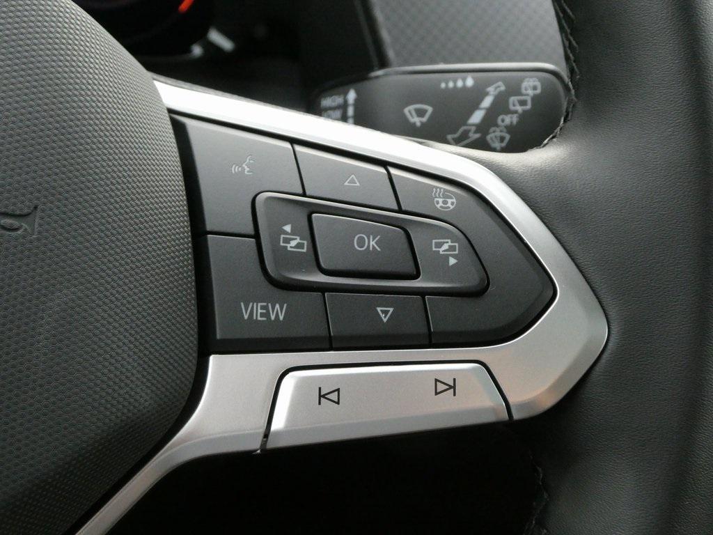 new 2025 Volkswagen Atlas car, priced at $43,334