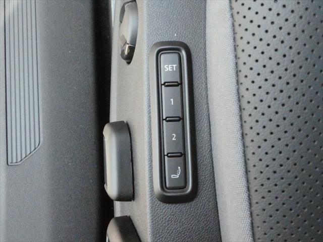 new 2025 Volkswagen ID.4 car, priced at $49,573
