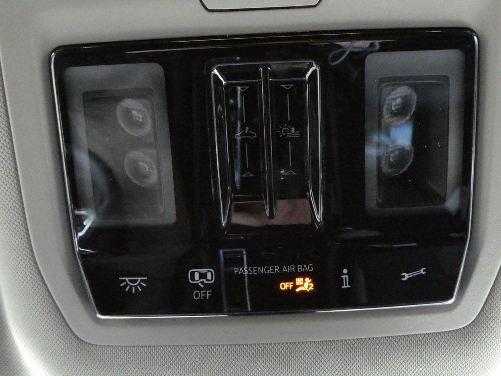 new 2025 Volkswagen Atlas car, priced at $44,077