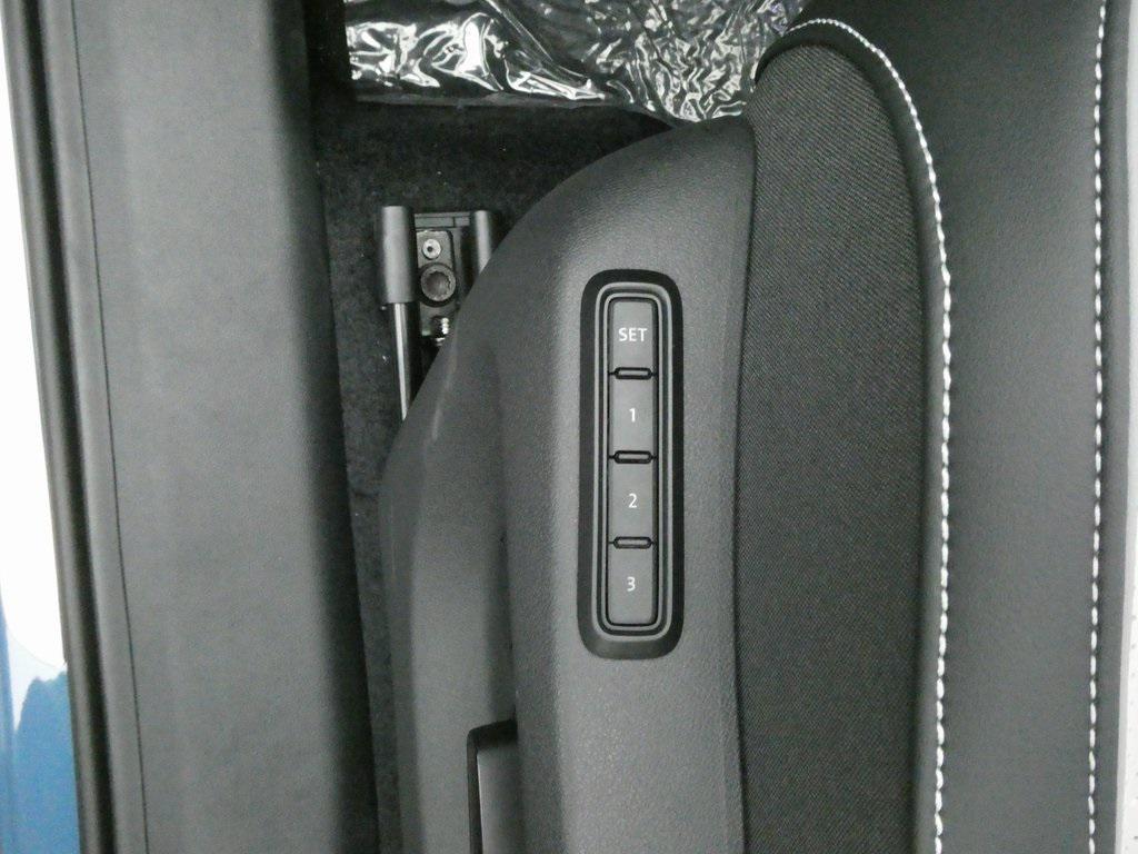 new 2025 Volkswagen Tiguan car, priced at $43,381