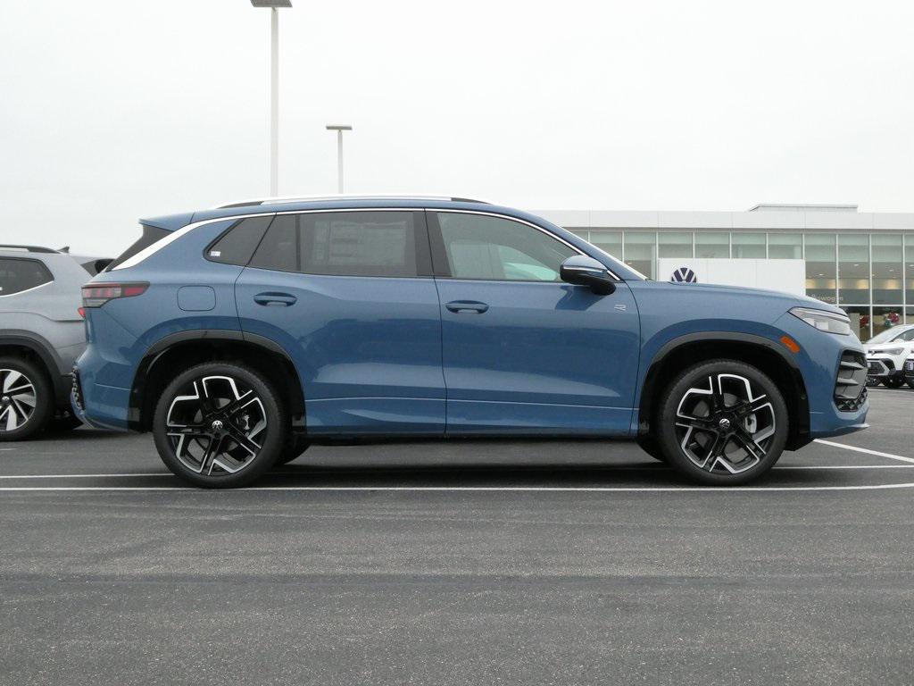 new 2025 Volkswagen Tiguan car, priced at $43,381