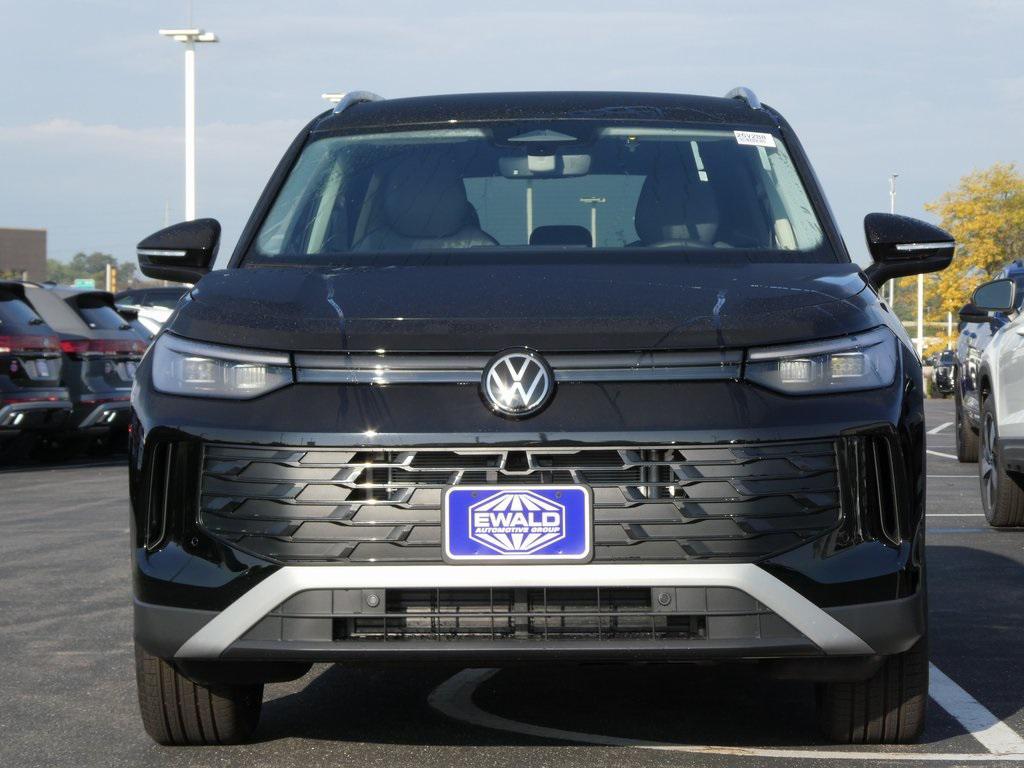 new 2025 Volkswagen Tiguan car, priced at $35,180