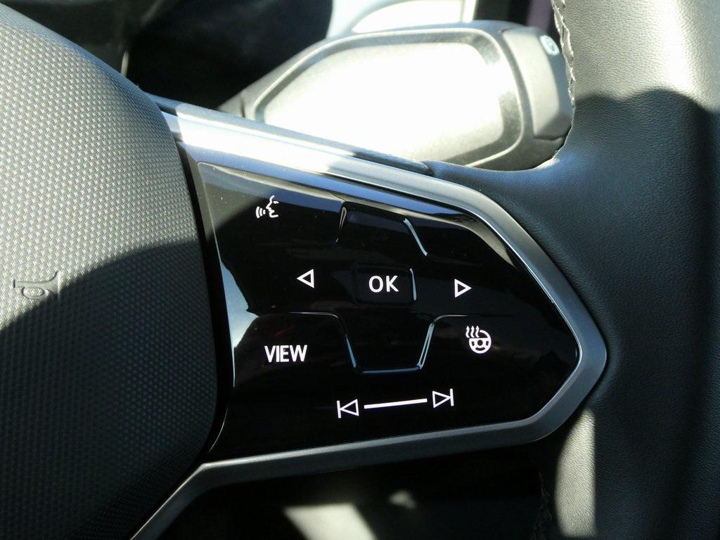 new 2025 Volkswagen ID.4 car, priced at $50,428