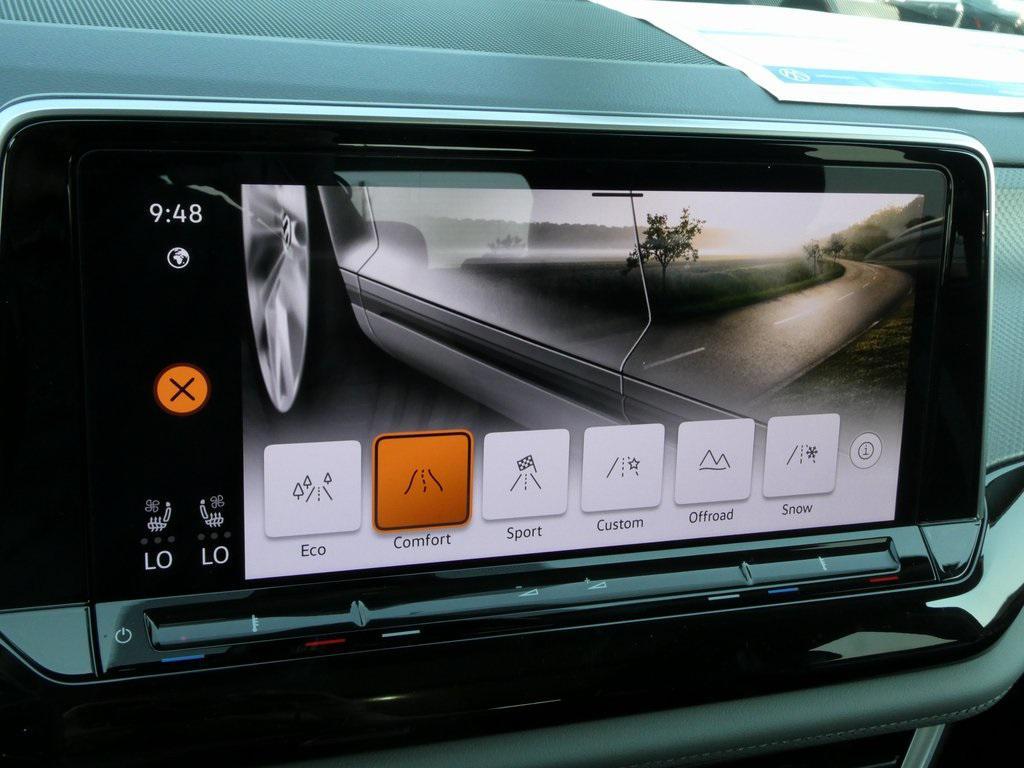 new 2025 Volkswagen Atlas car, priced at $44,077