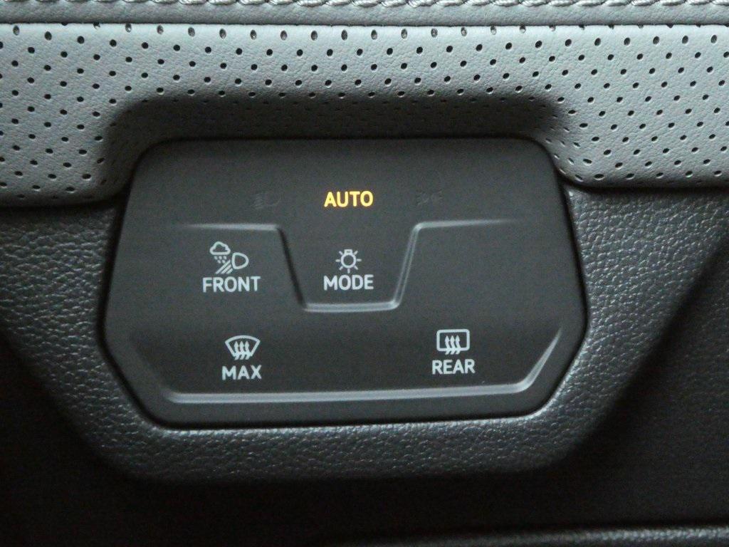new 2025 Volkswagen Atlas car, priced at $44,077