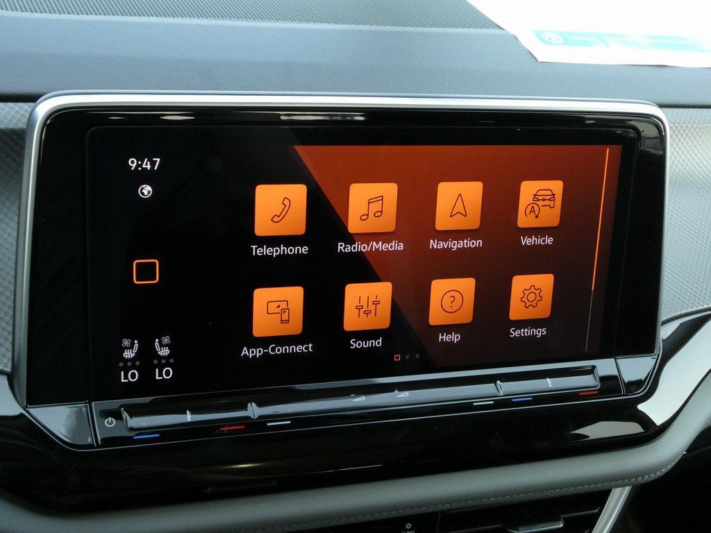 new 2025 Volkswagen Atlas car, priced at $44,077