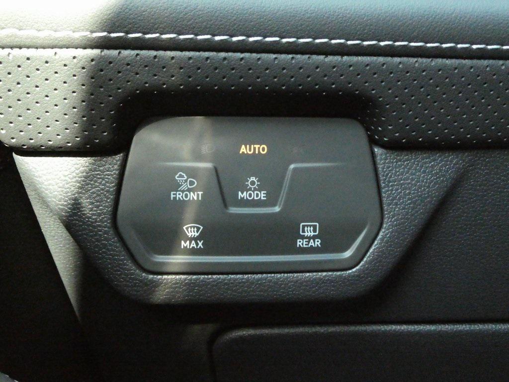 new 2025 Volkswagen Atlas car, priced at $40,672