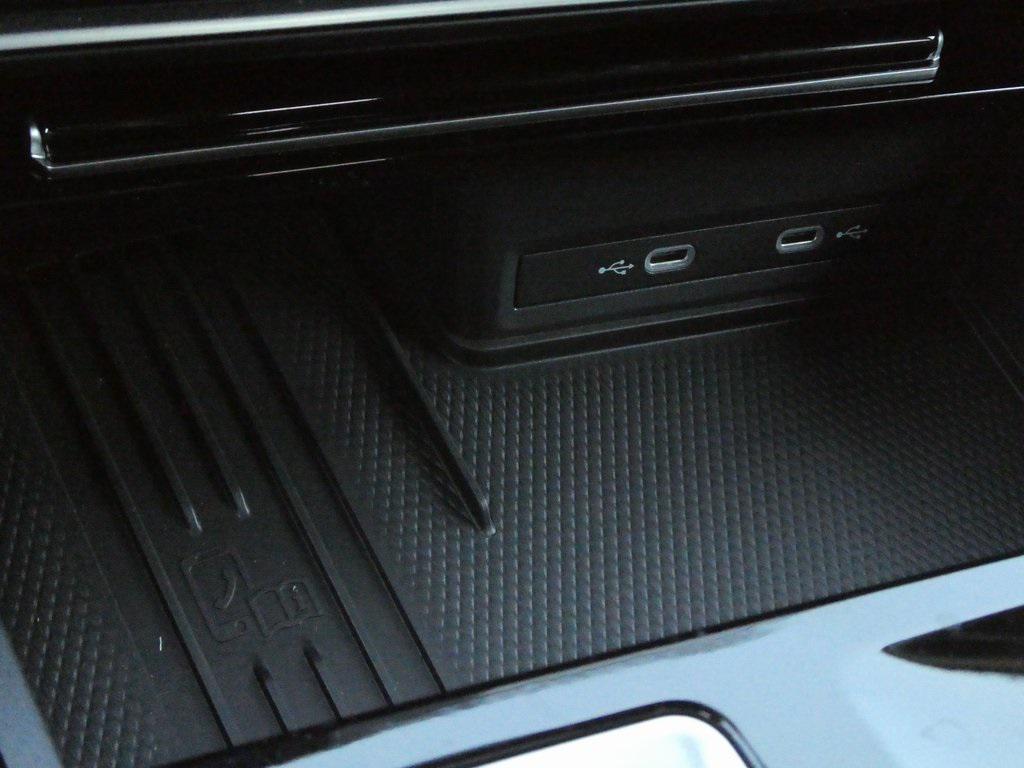 new 2025 Volkswagen Atlas car, priced at $40,672