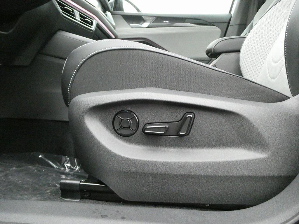 new 2025 Volkswagen Tiguan car, priced at $39,254