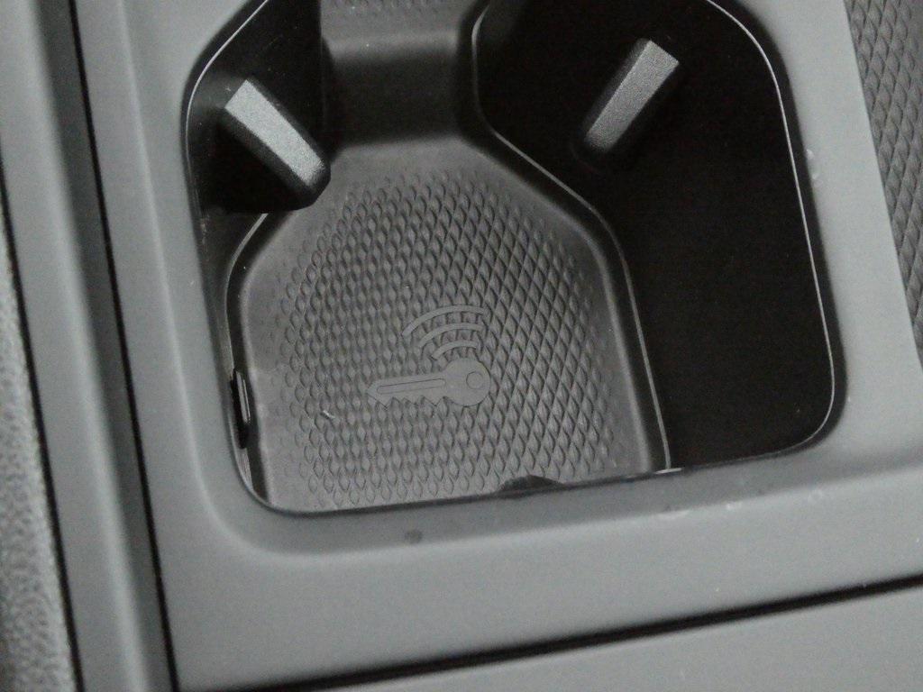 new 2025 Volkswagen Tiguan car, priced at $36,676