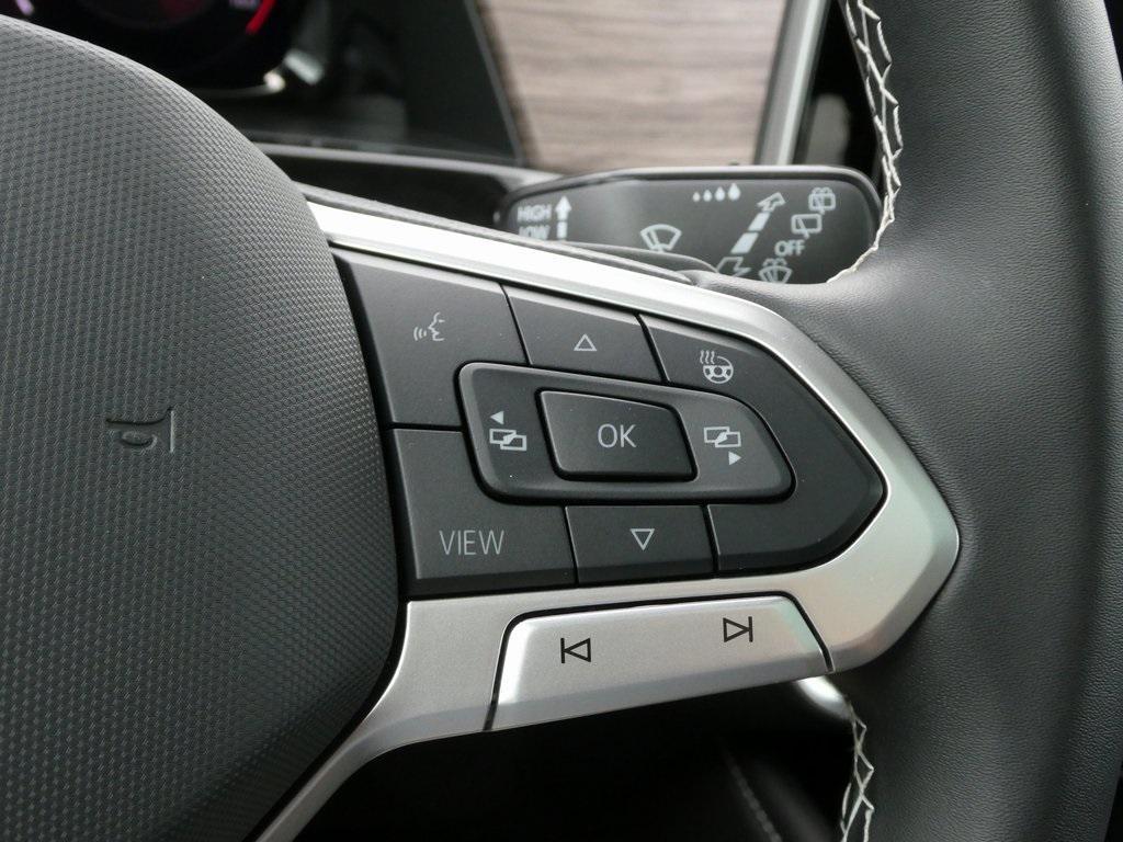 new 2025 Volkswagen Atlas car, priced at $45,572