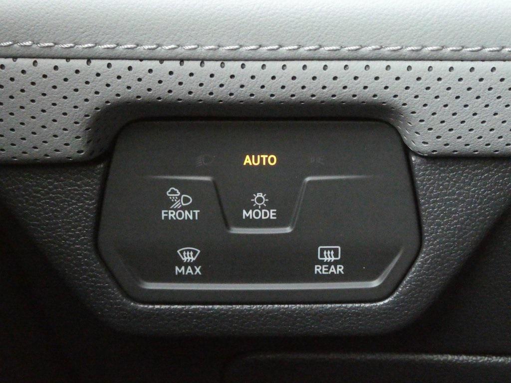 new 2025 Volkswagen Atlas car, priced at $44,502