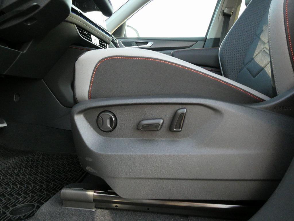 new 2025 Volkswagen Atlas car, priced at $44,502
