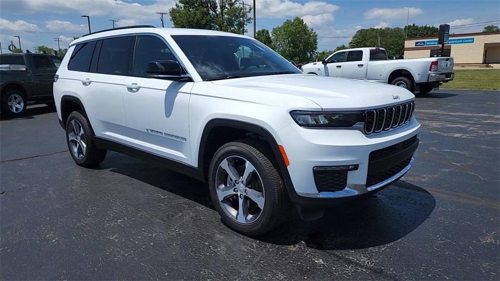 new 2024 Jeep Grand Cherokee L car, priced at $52,271