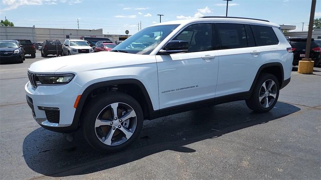 new 2024 Jeep Grand Cherokee L car, priced at $52,271