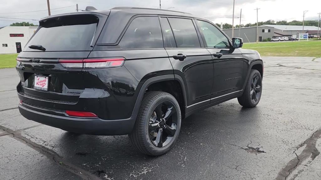 new 2024 Jeep Grand Cherokee car, priced at $60,235