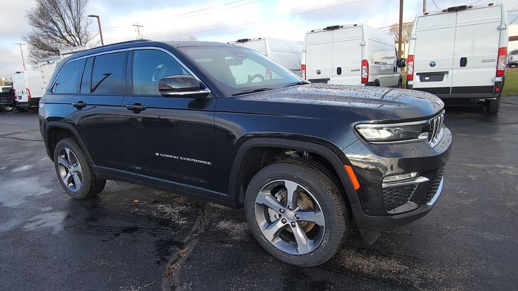 new 2025 Jeep Grand Cherokee car, priced at $55,360