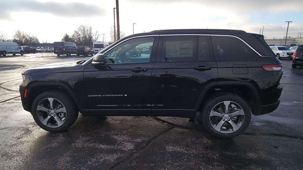 new 2025 Jeep Grand Cherokee car, priced at $55,360