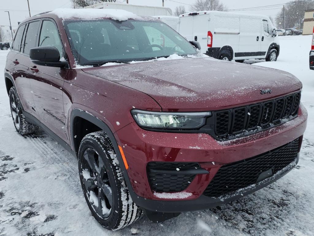 new 2025 Jeep Grand Cherokee car, priced at $47,675