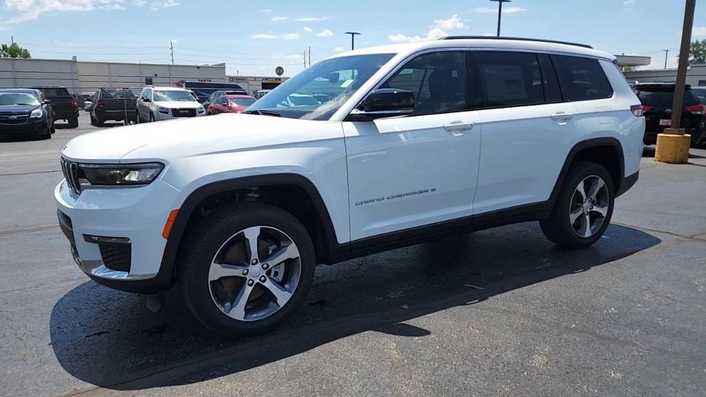 new 2024 Jeep Grand Cherokee L car, priced at $53,271