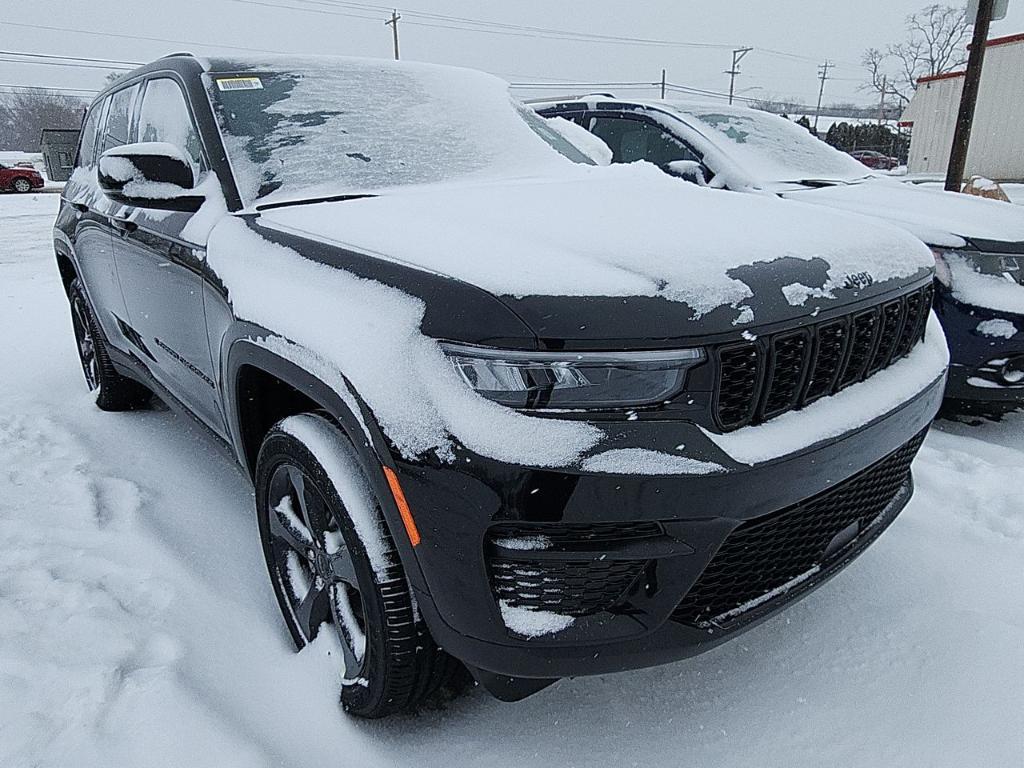 new 2025 Jeep Grand Cherokee car, priced at $47,675