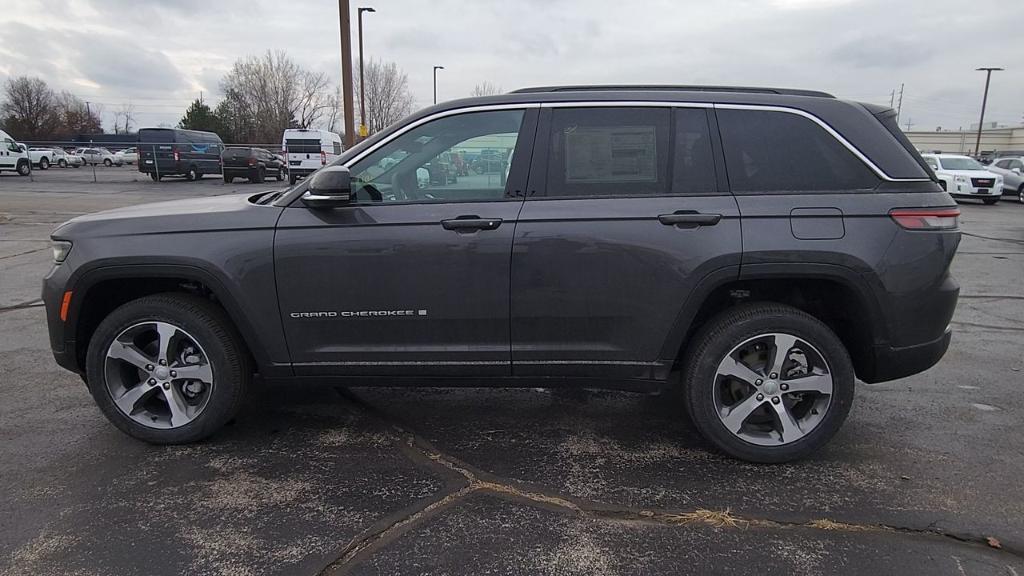 new 2025 Jeep Grand Cherokee car, priced at $55,360