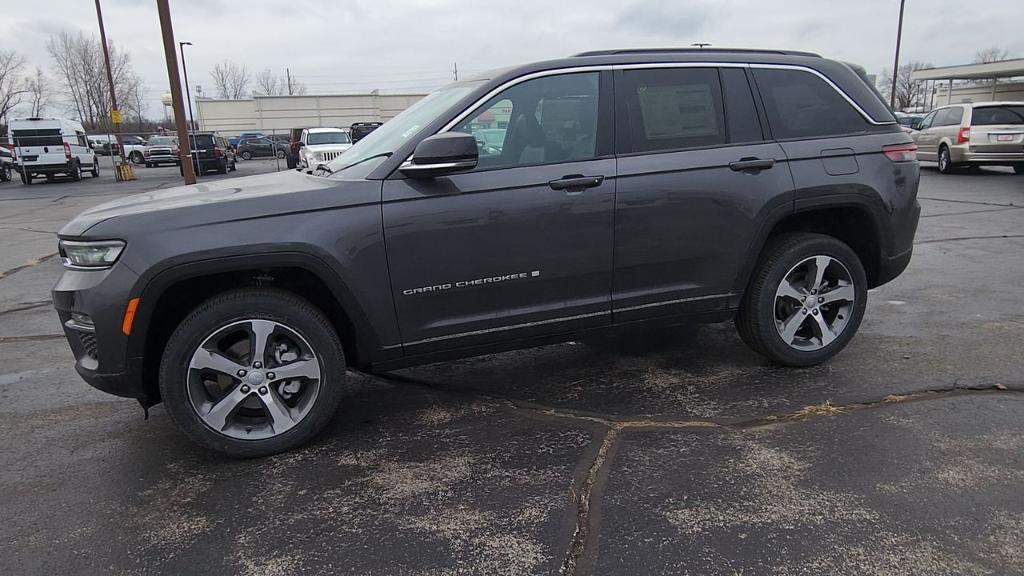 new 2025 Jeep Grand Cherokee car, priced at $55,360