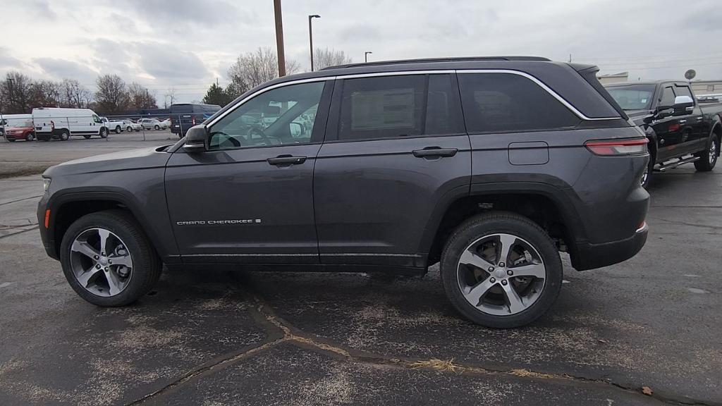 new 2025 Jeep Grand Cherokee car, priced at $55,360