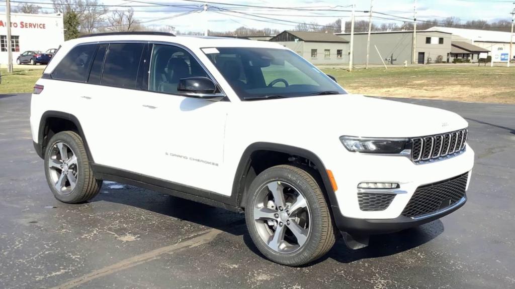 new 2024 Jeep Grand Cherokee car, priced at $53,574